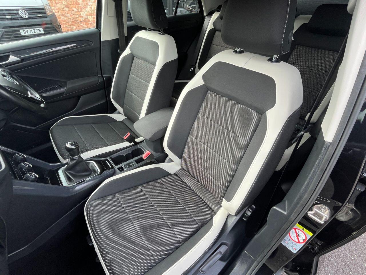 Volkswagen T-Roc view 12