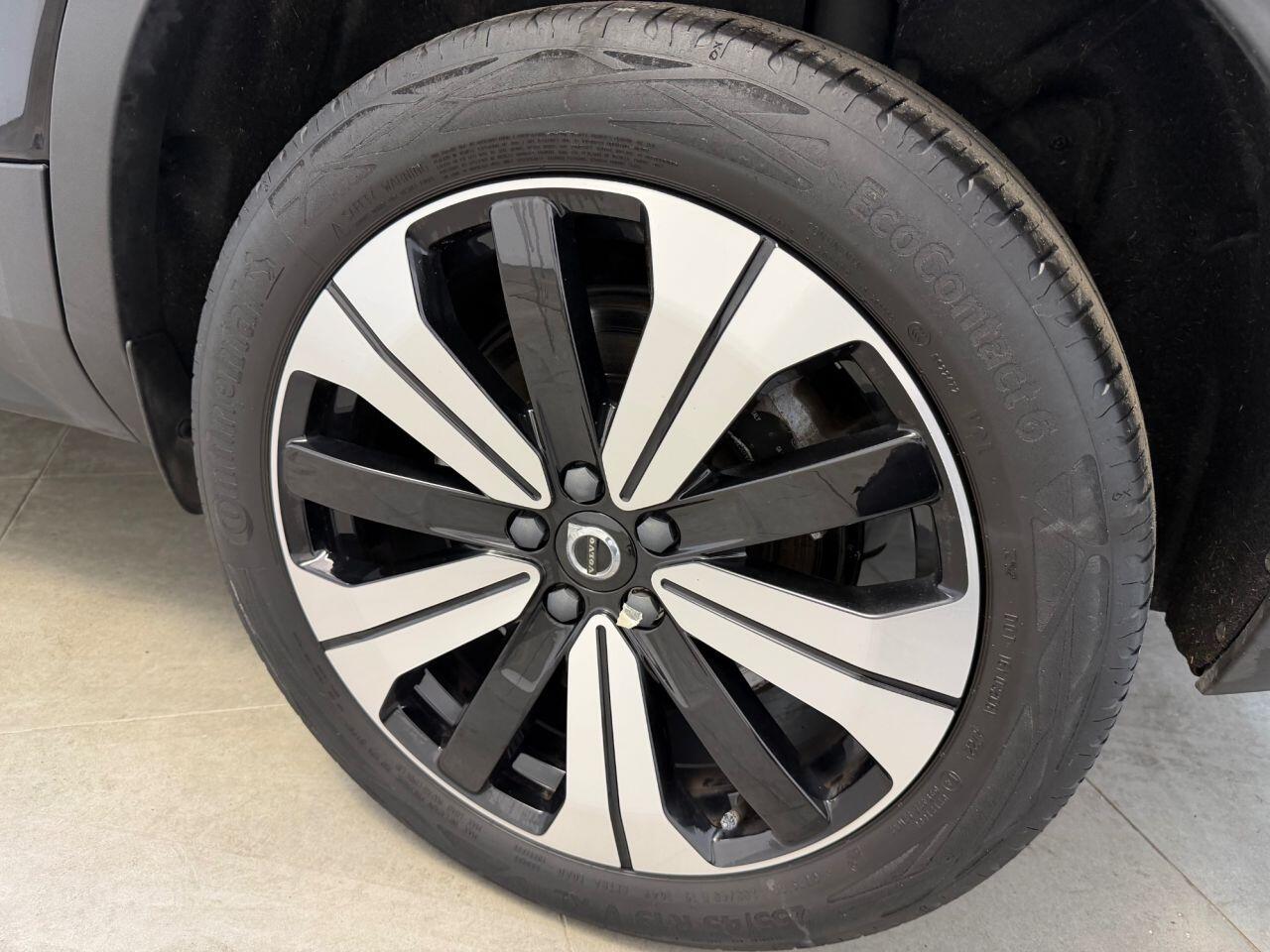 Volvo C40 view 35