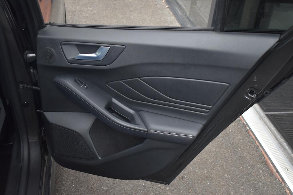 Ford Focus view 34