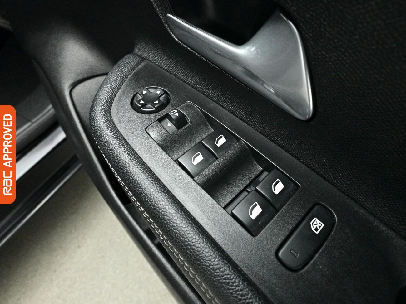 Vauxhall Mokka Electric view 27