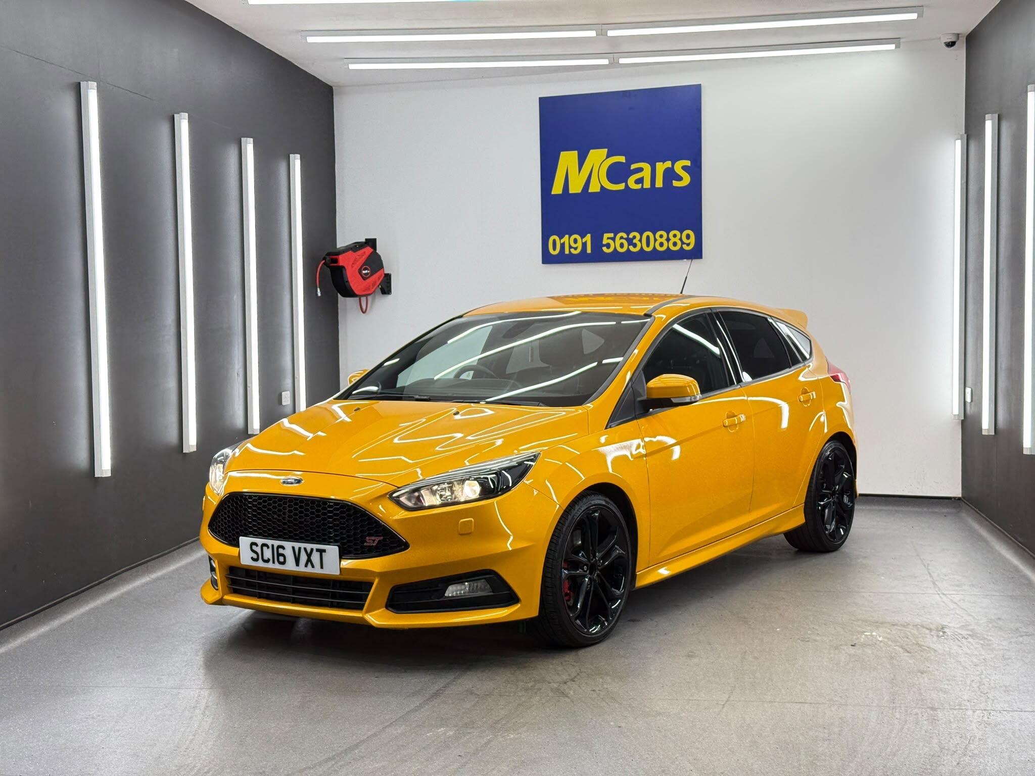 Ford Focus view 3