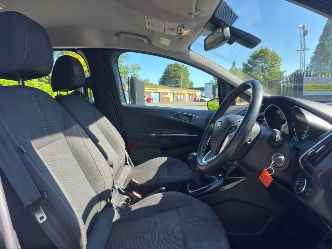 Ford B-Max view 9
