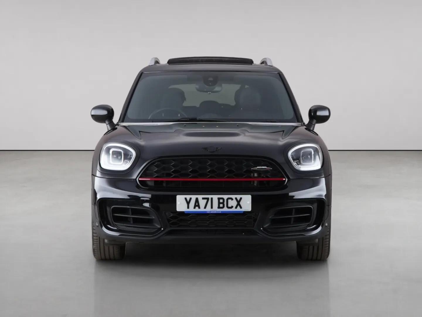 Mini Countryman view 2