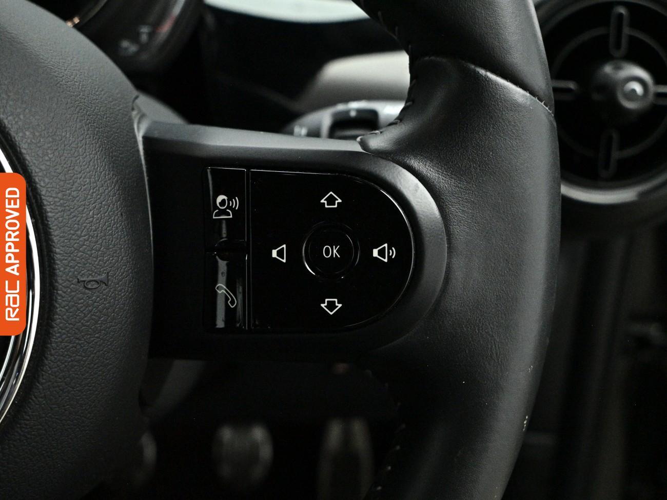 Mini Hatch view 19
