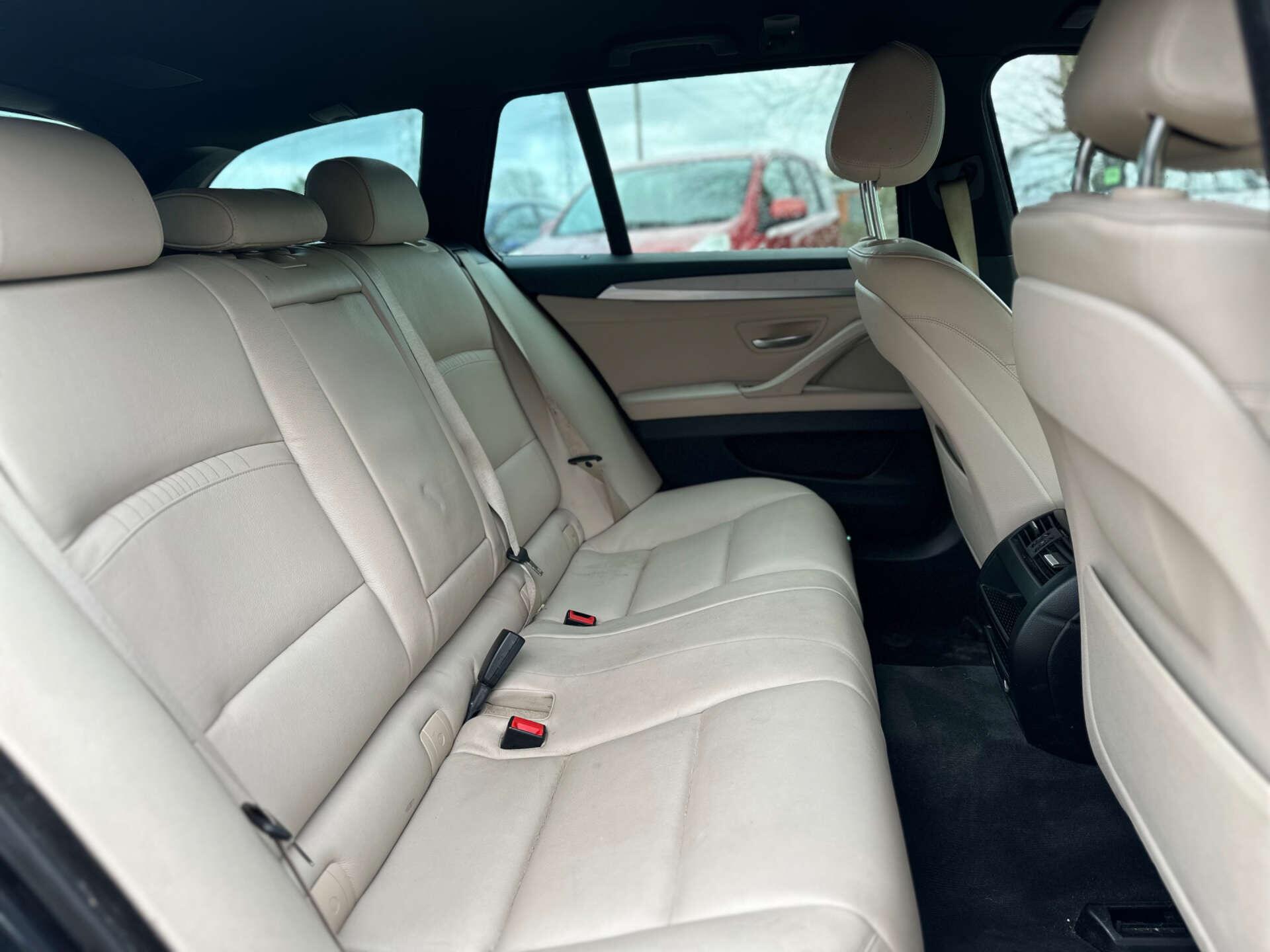 BMW 5 Series view 12