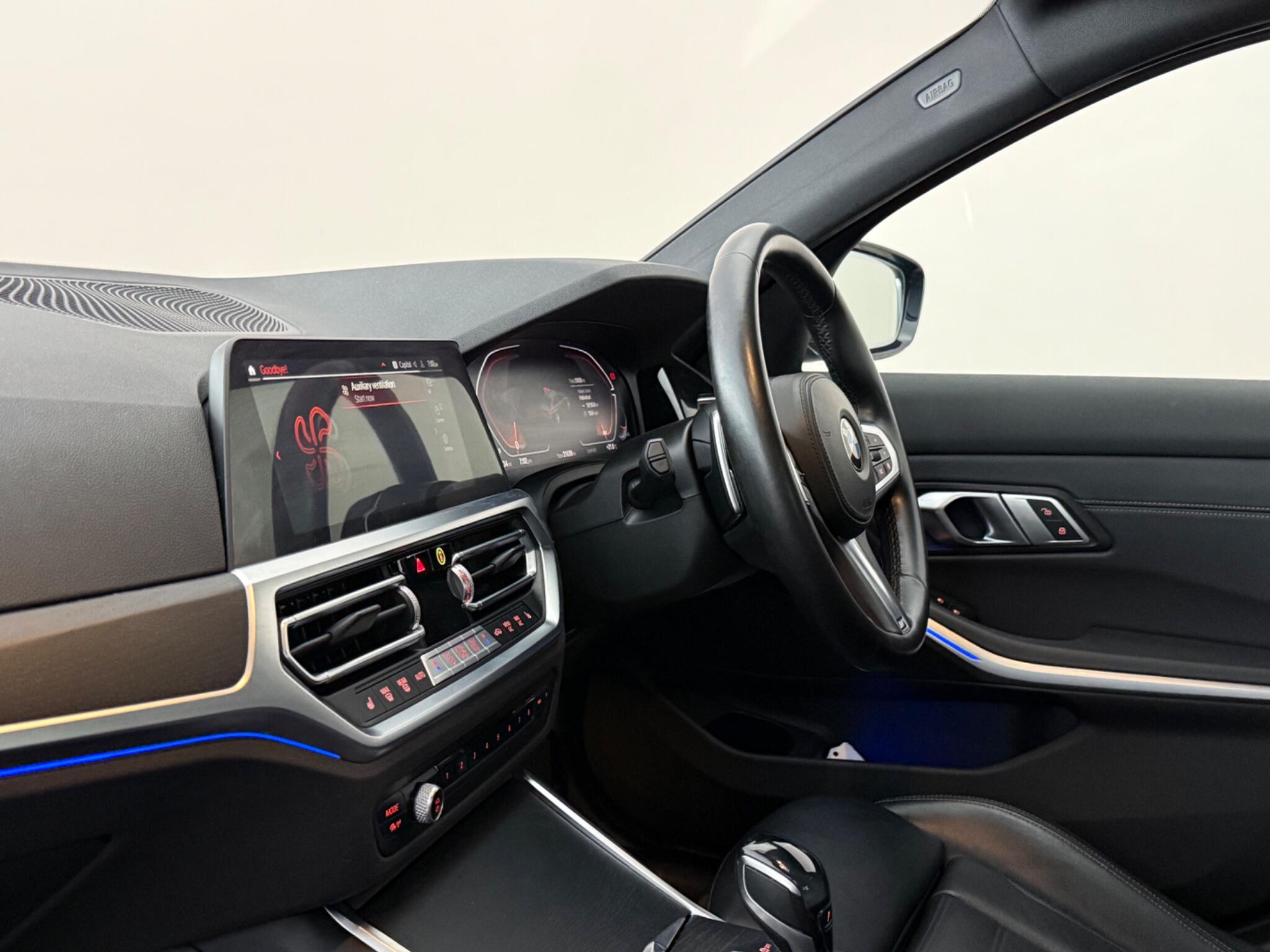 BMW 3 Series view 4