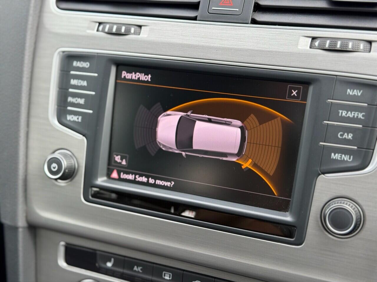 Volkswagen Golf view 21