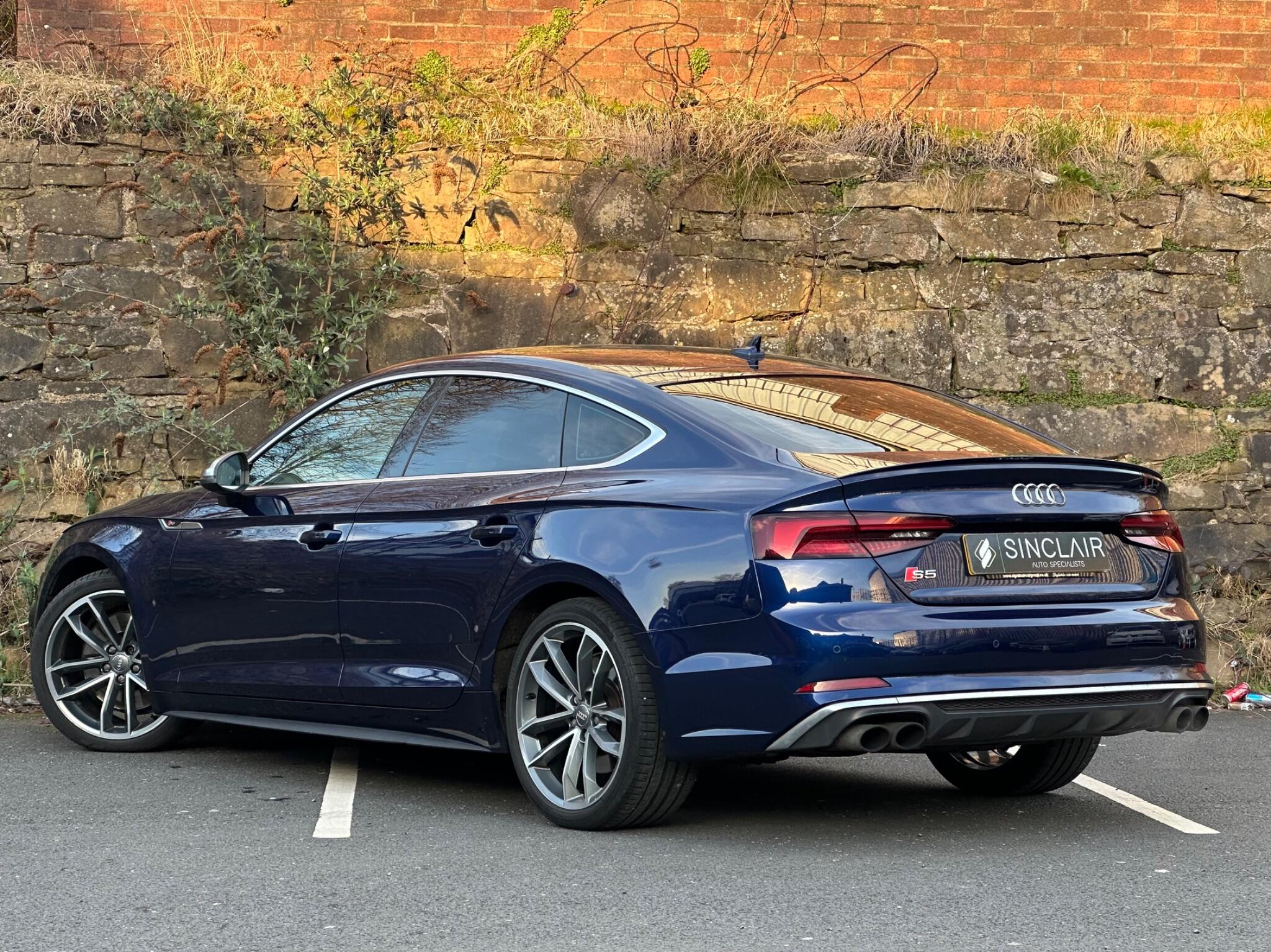 Audi S5 view 6