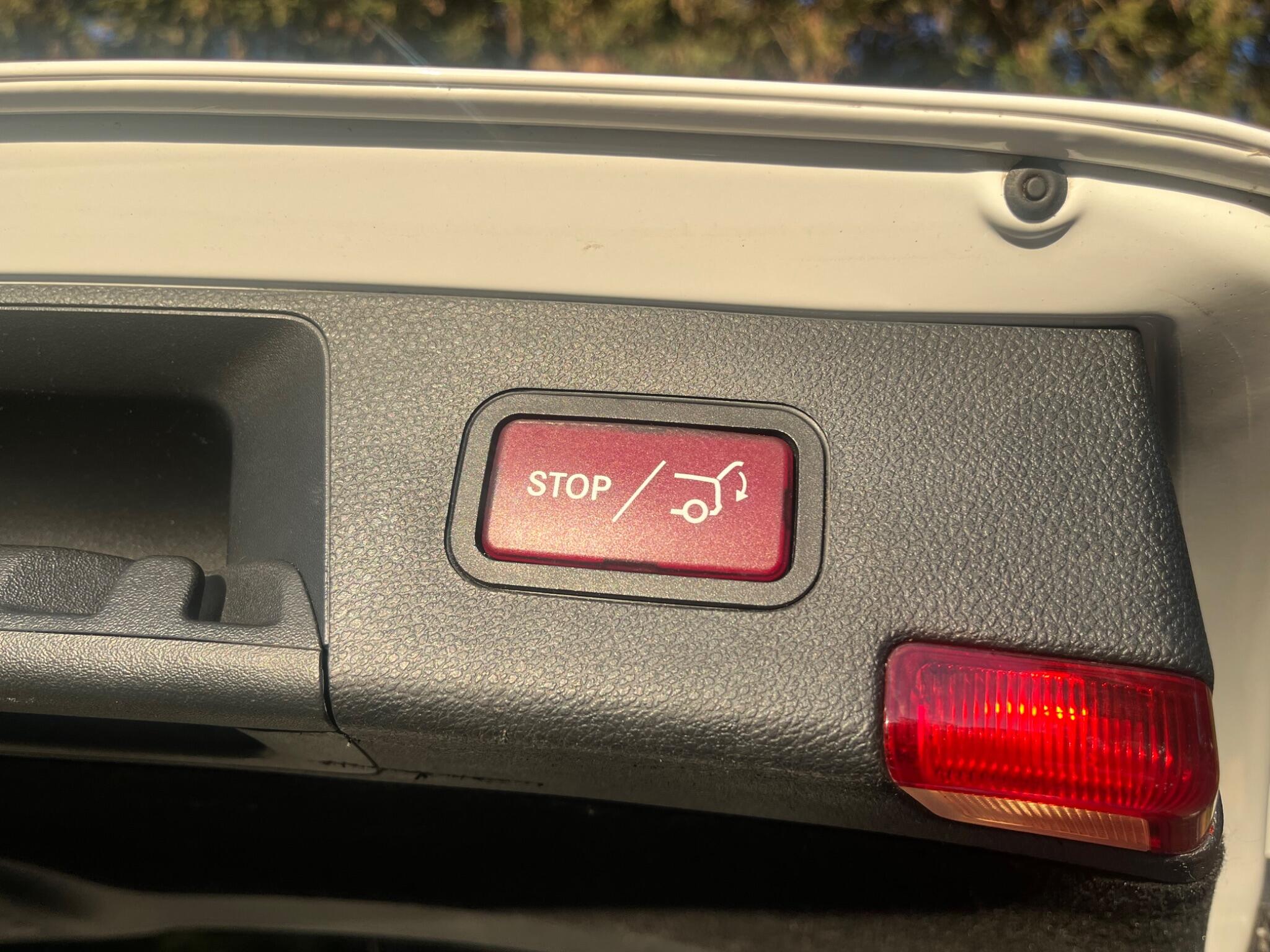 Mercedes-Benz C-Class view 19