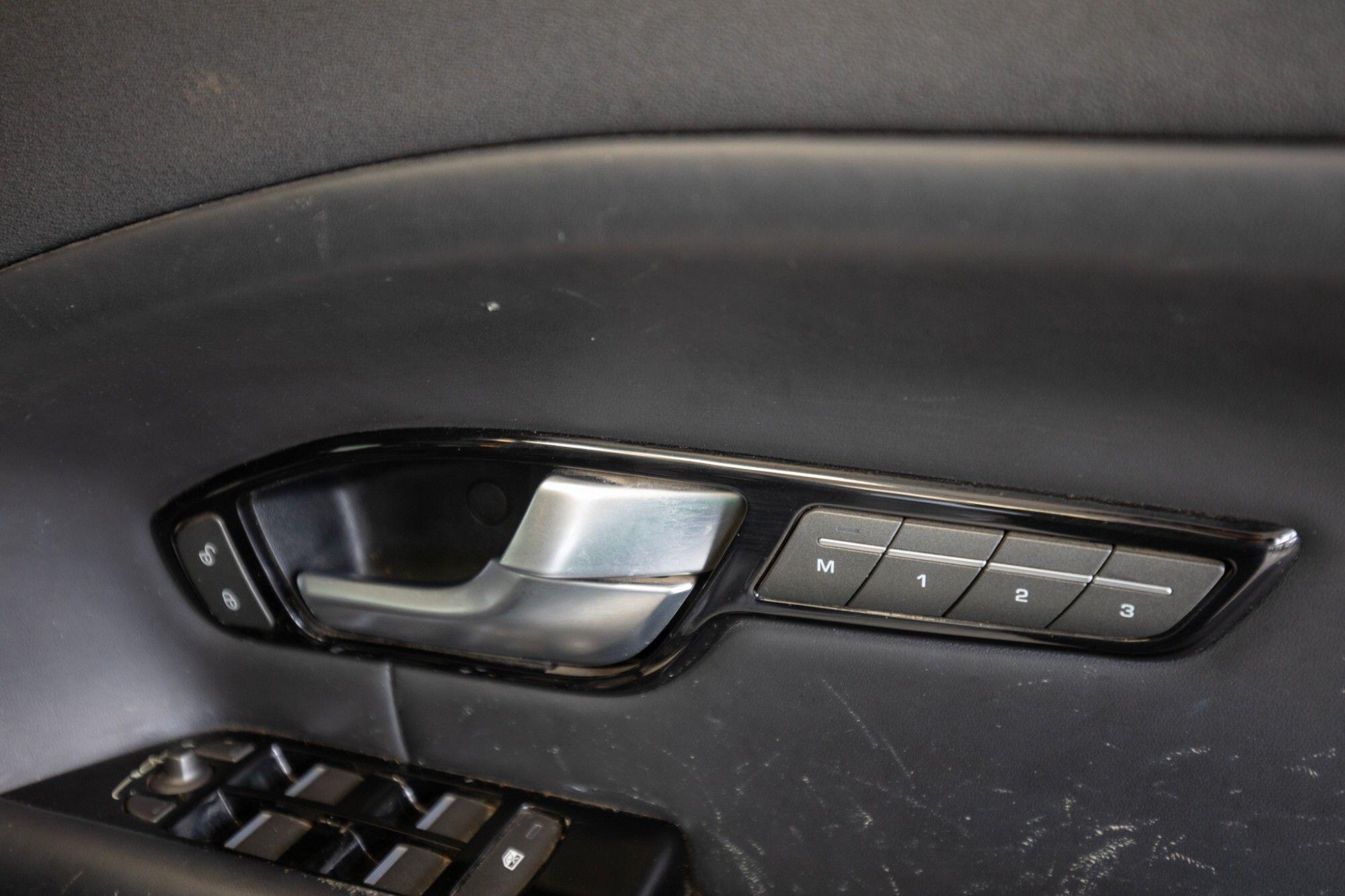 Land Rover Range Rover Evoque view 16