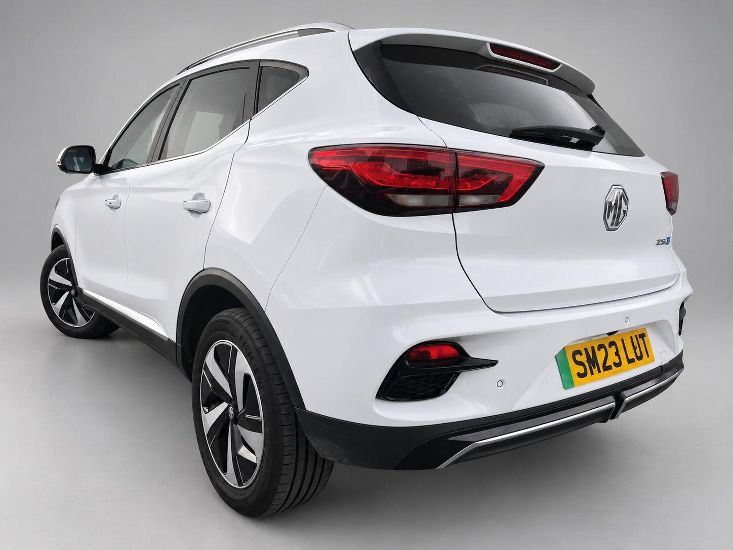 MG ZS view 14