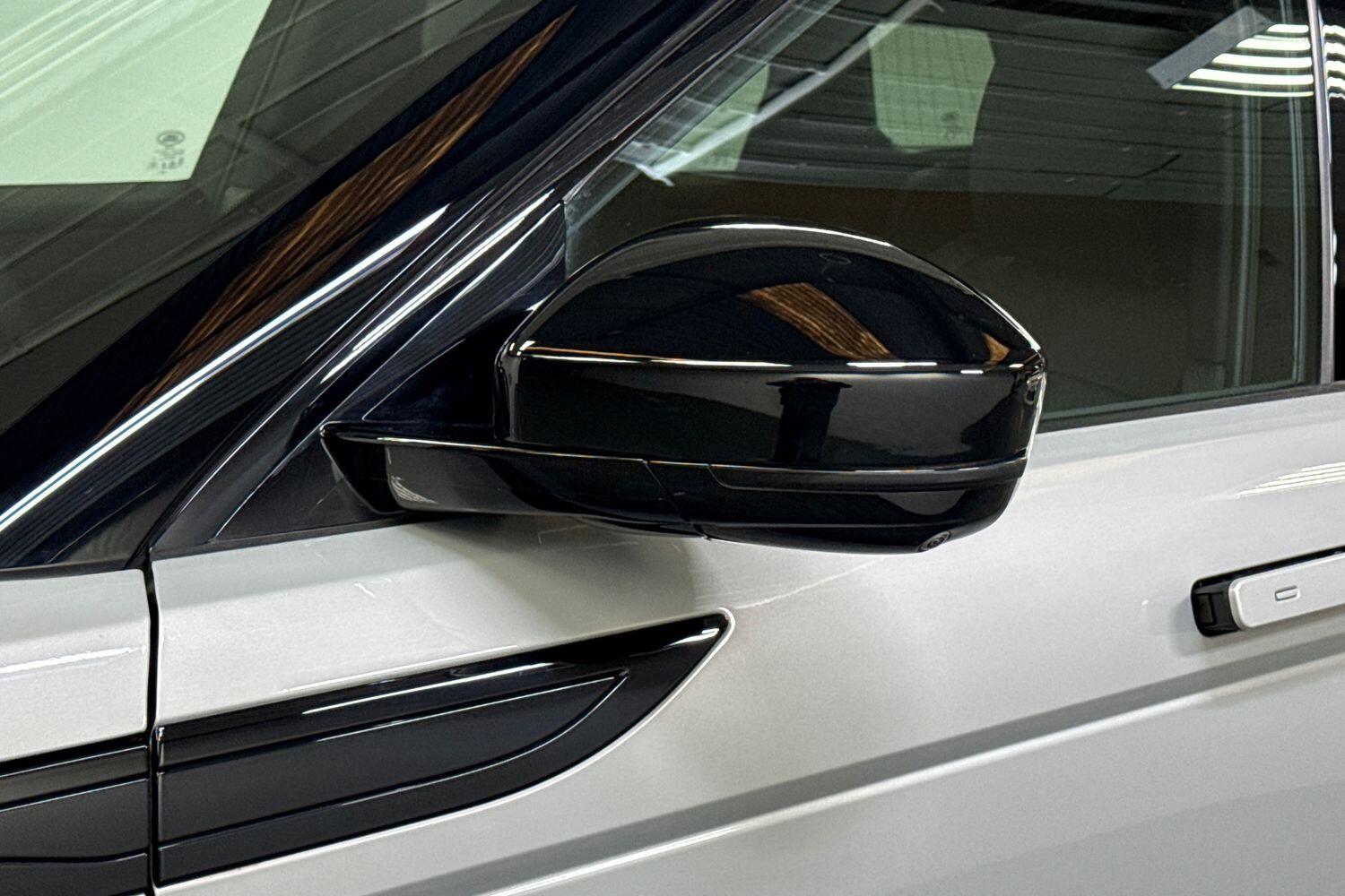 Land Rover Range Rover Evoque view 30