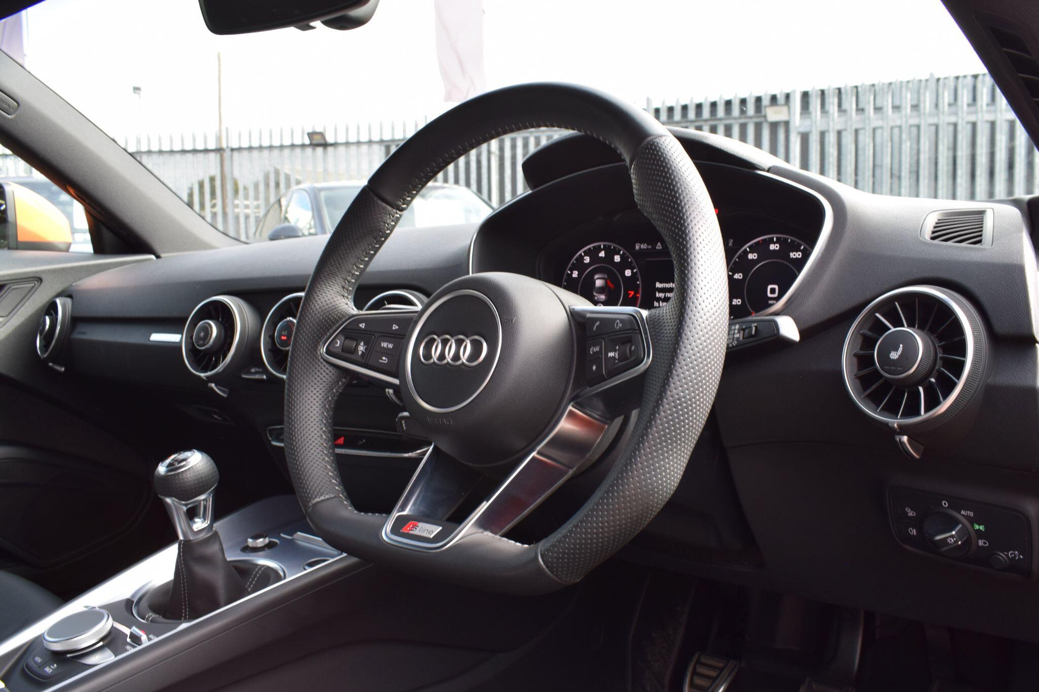 Audi TT view 14