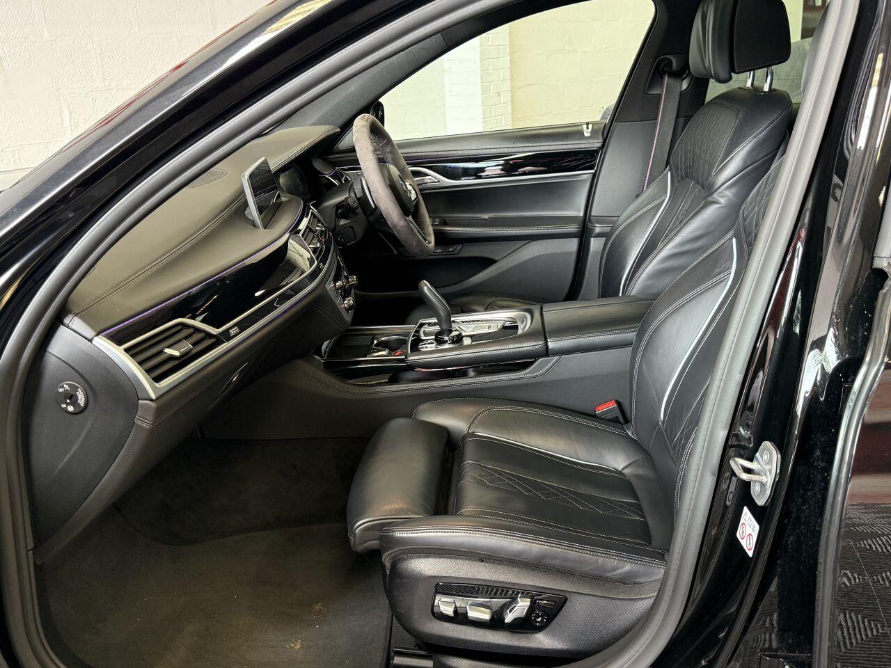 BMW 7 Series view 61
