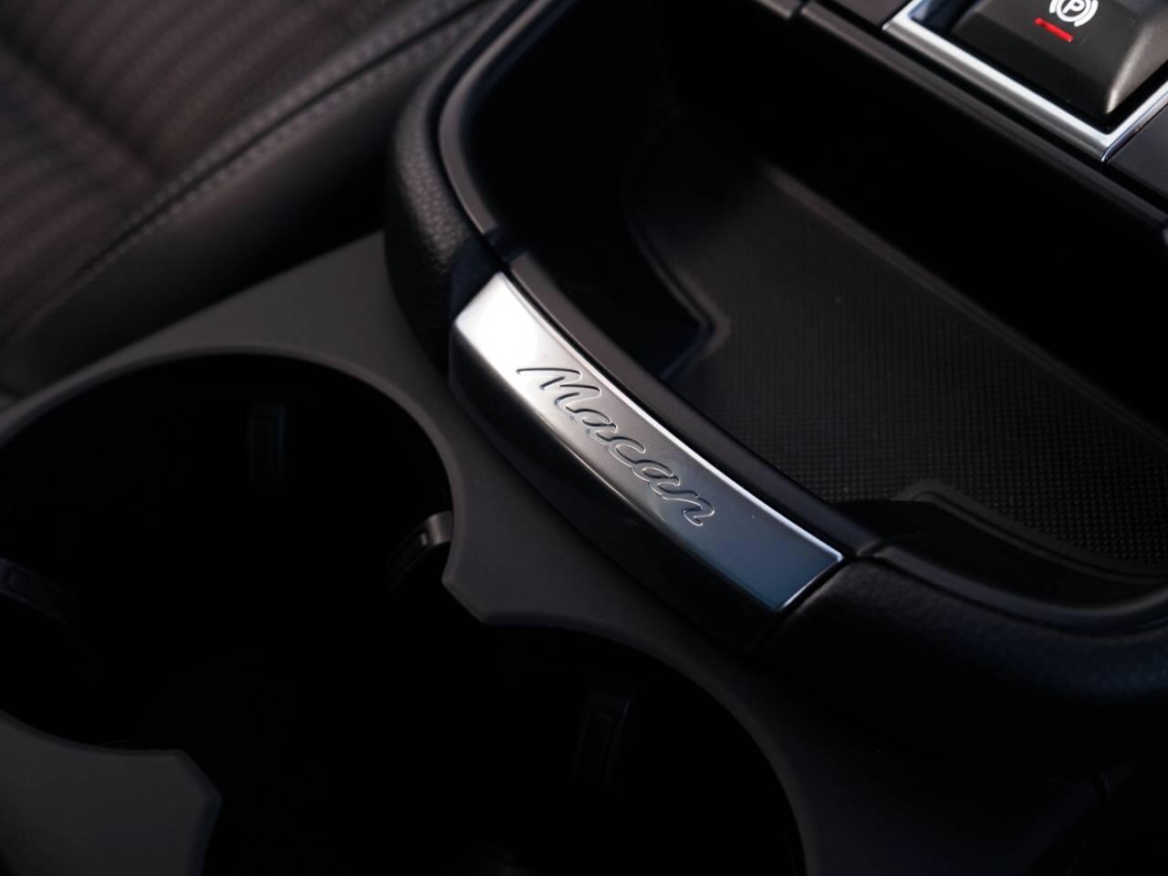 Porsche Macan view 40