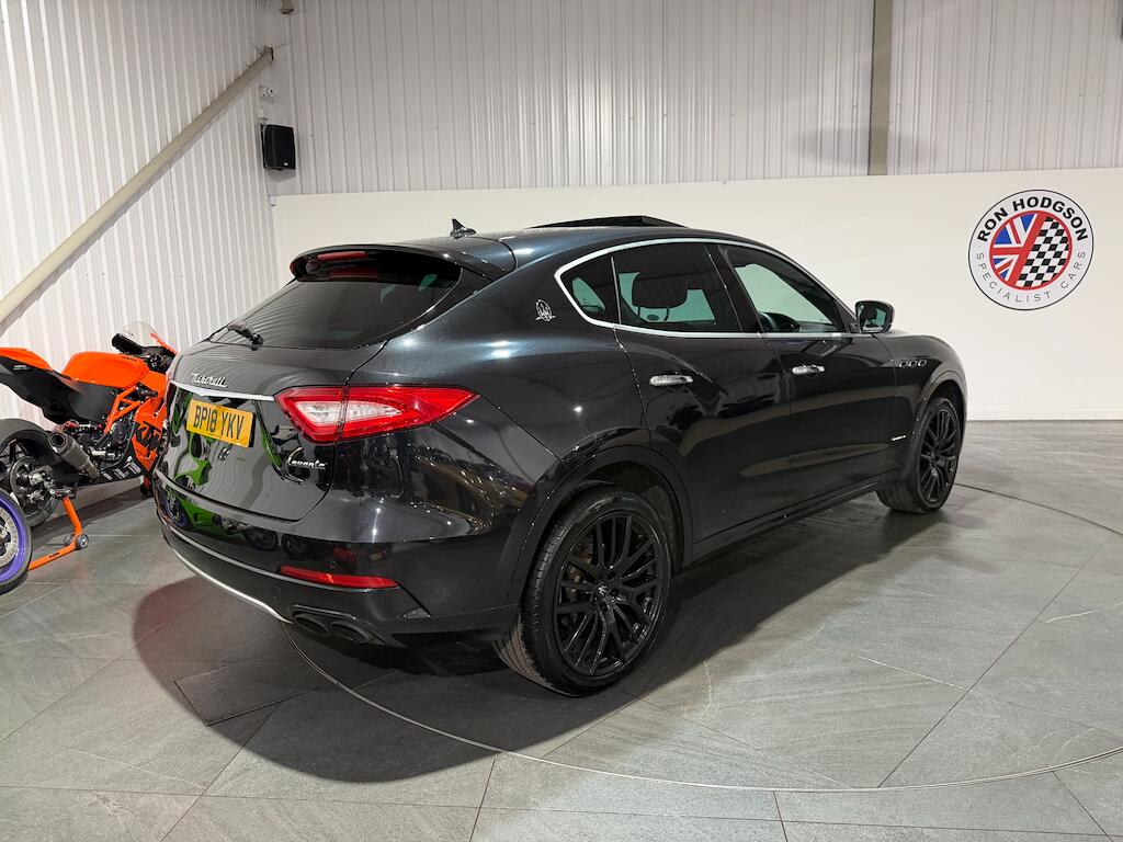 Maserati Levante view 3