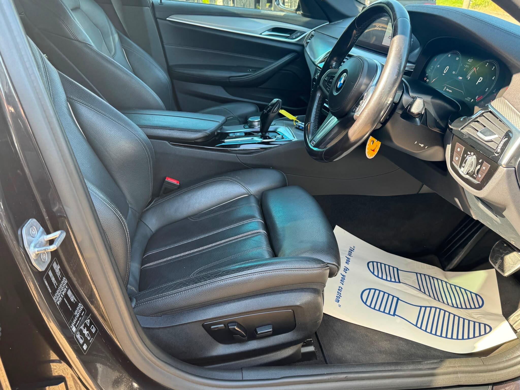 BMW 5 Series view 4