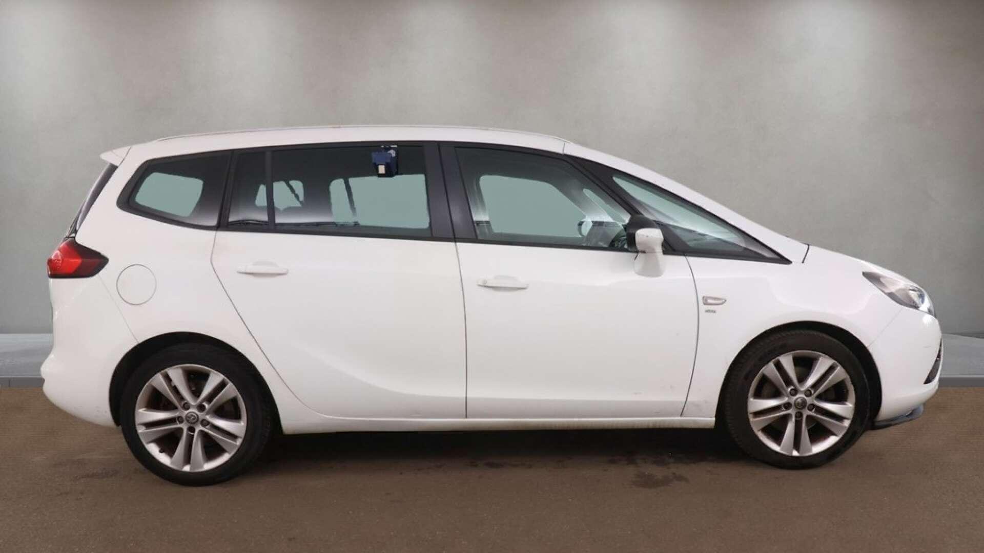 Vauxhall Zafira Tourer view 10