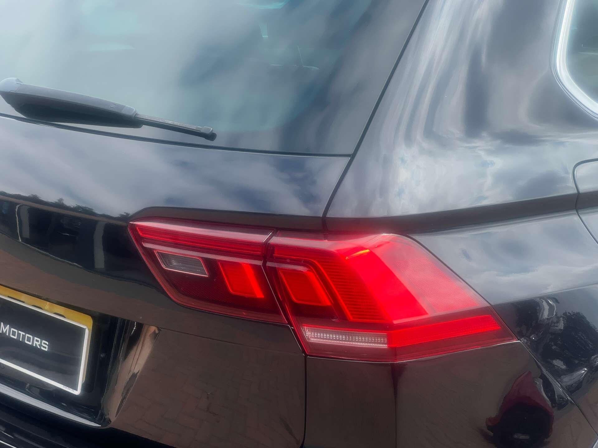 Volkswagen Tiguan view 9