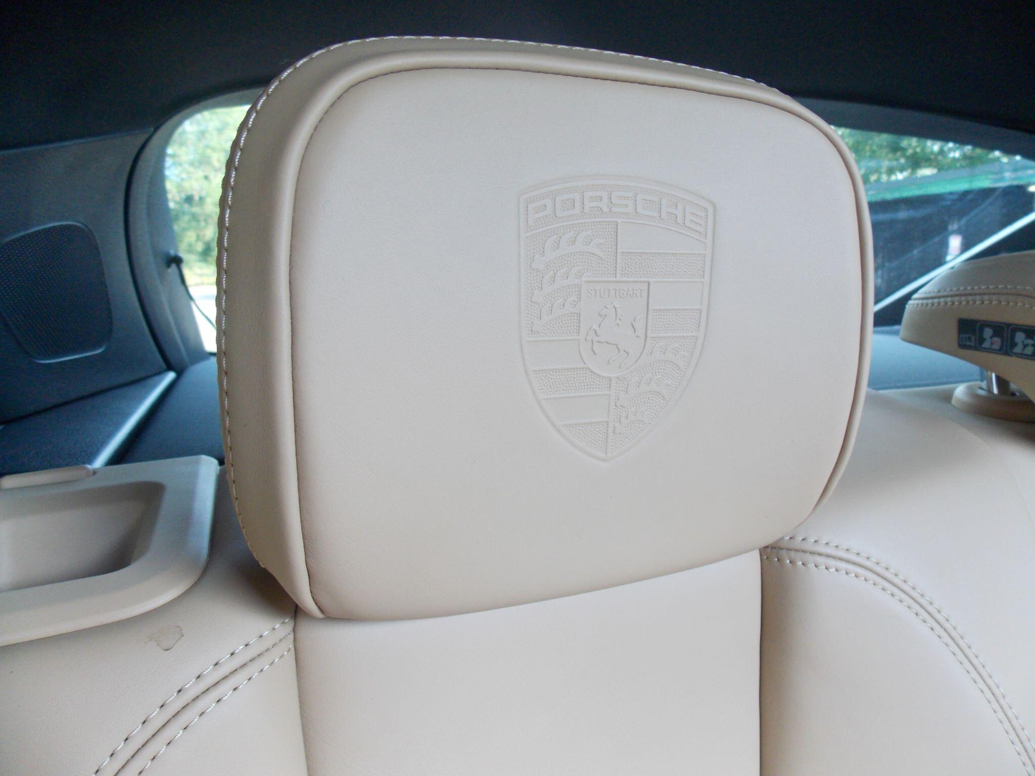 Porsche Macan view 90