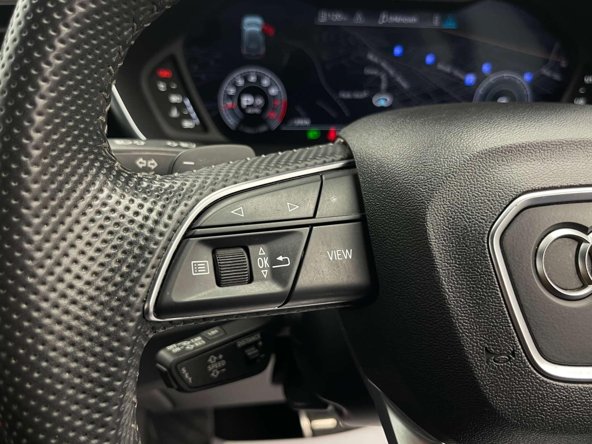 Audi Q3 view 20