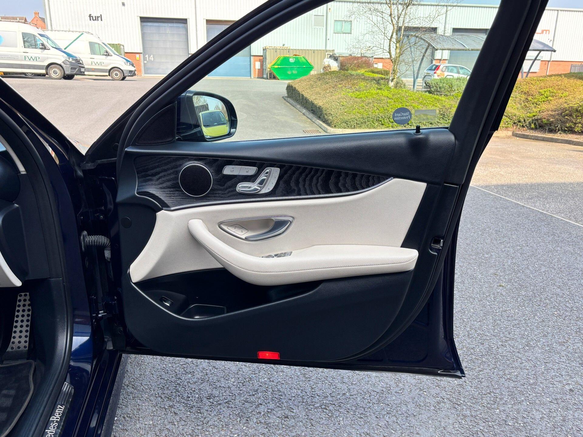 Mercedes-Benz E-Class view 35