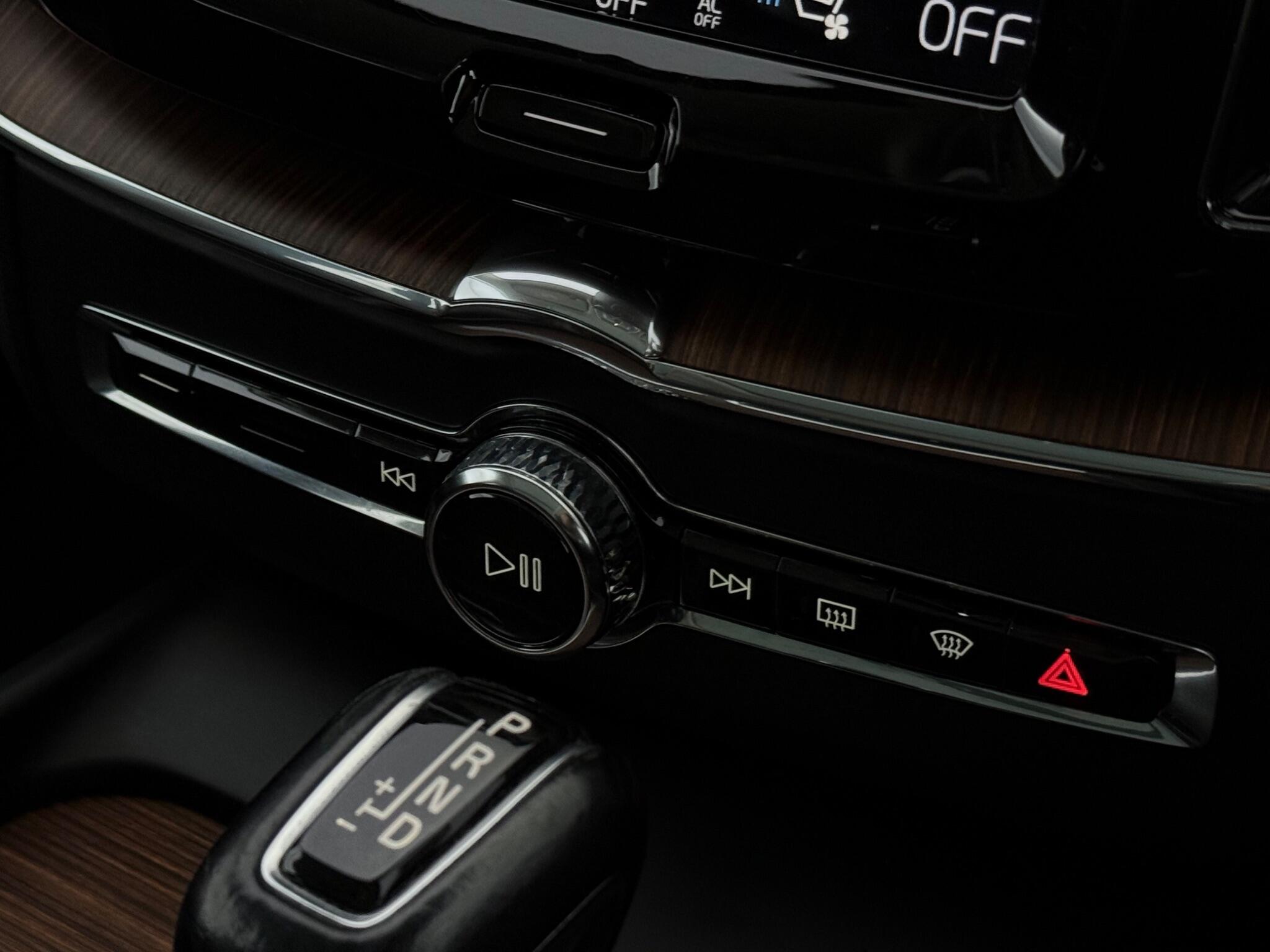 Volvo XC60 view 26