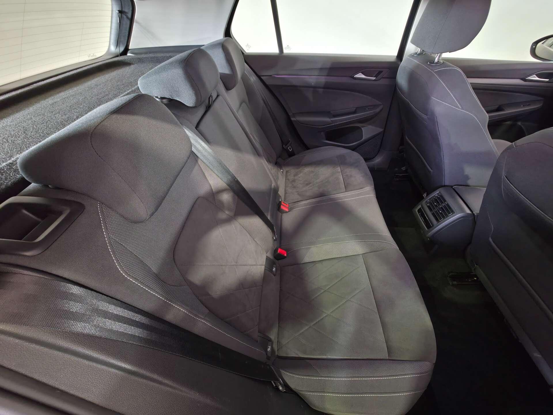 Volkswagen Golf view 48