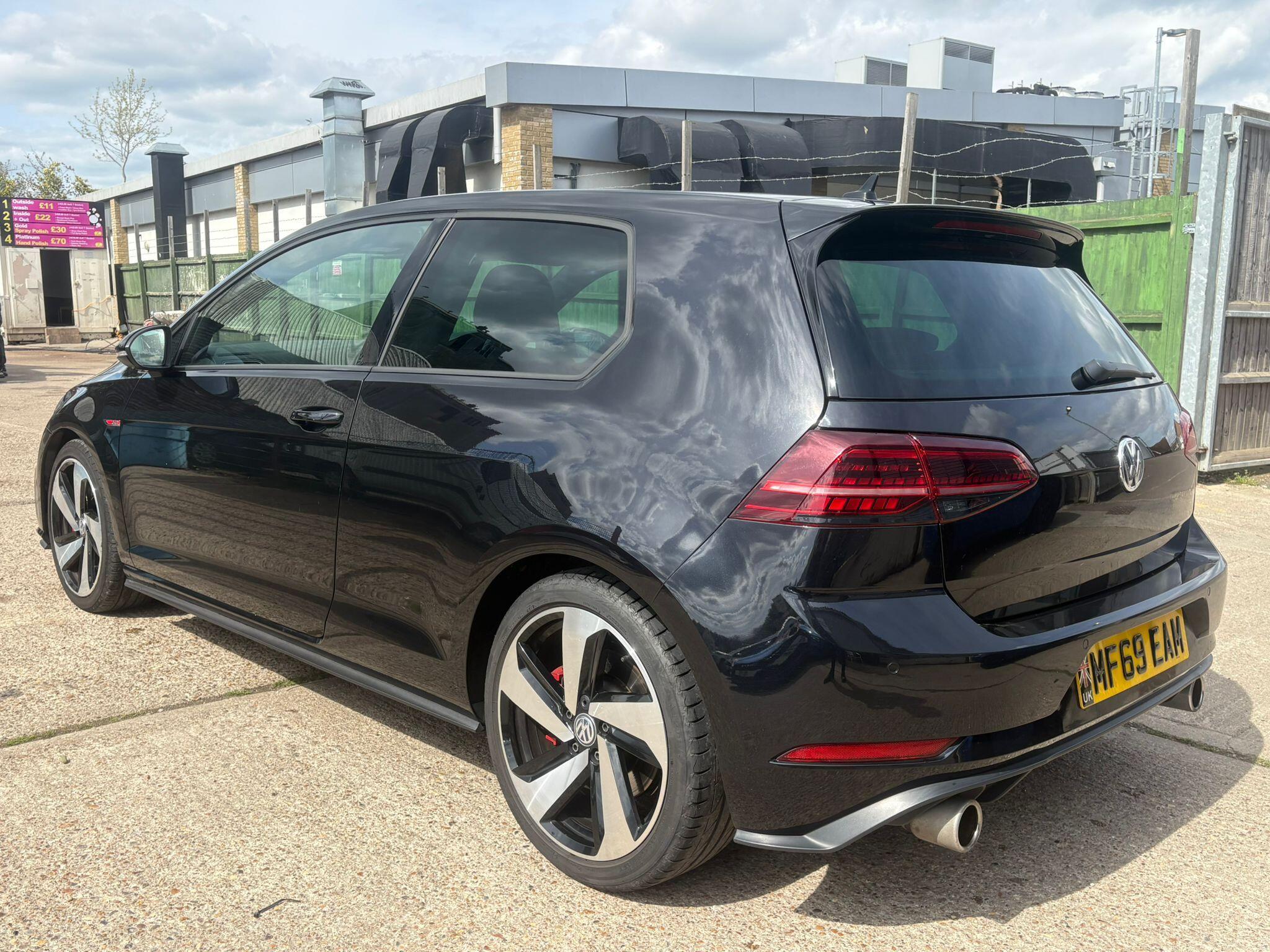 Volkswagen Golf view 8