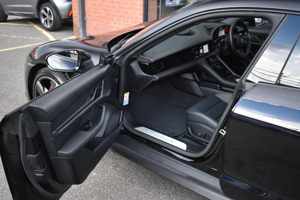 Porsche Taycan view 37