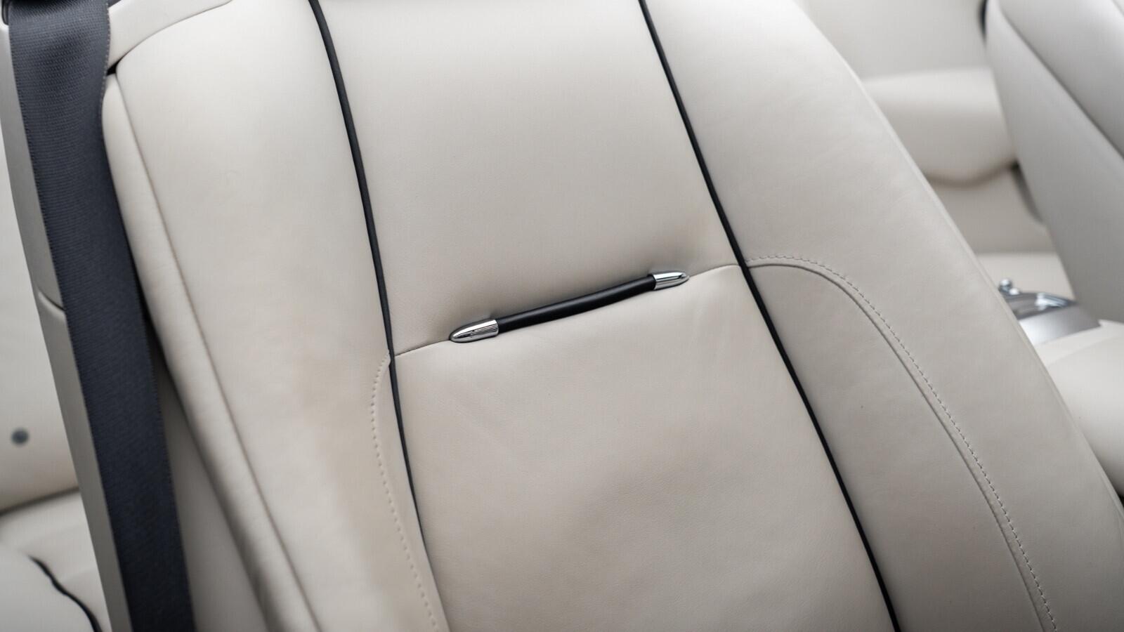 Rolls-Royce Dawn view 22