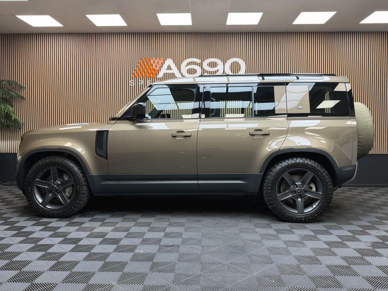 Land Rover Defender 110 view 3
