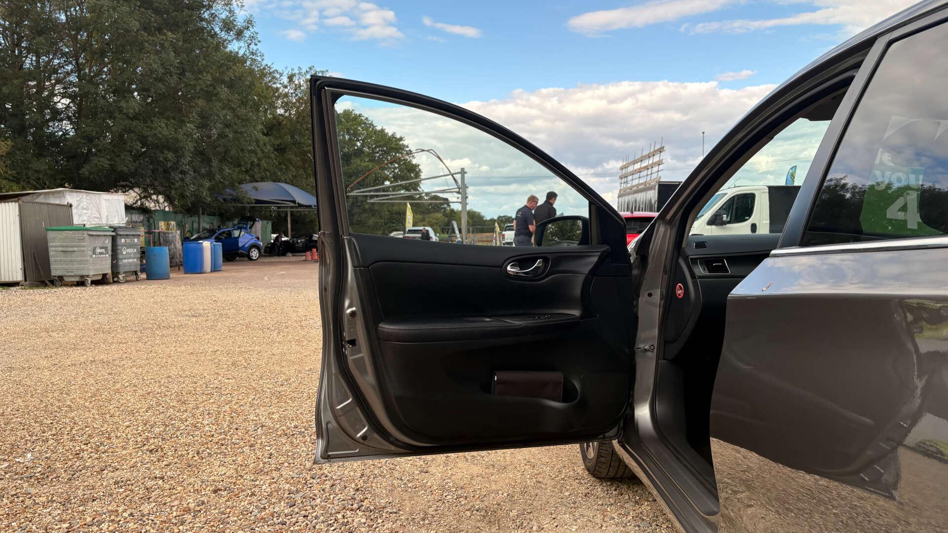 Nissan Pulsar view 33