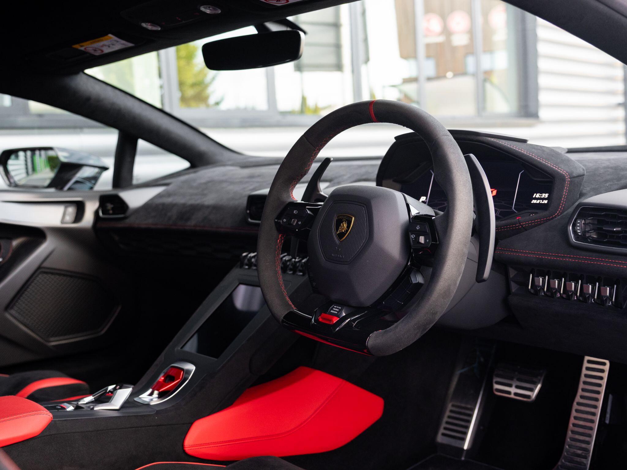 Lamborghini Huracan view 21
