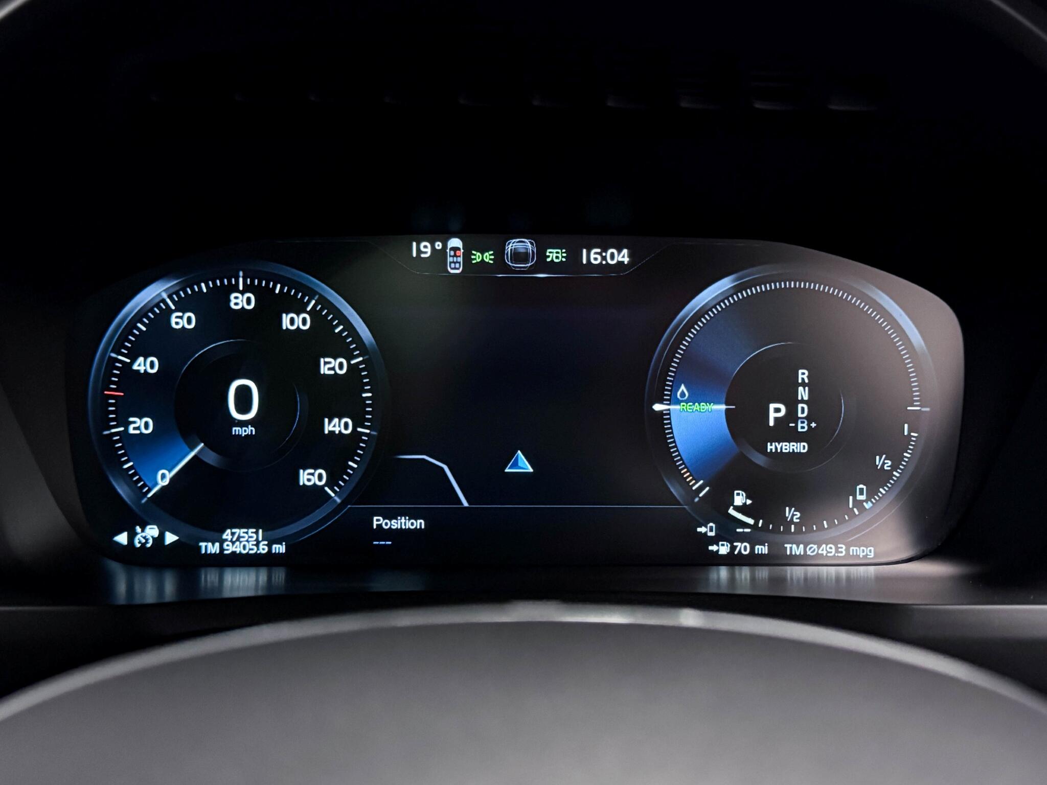 Volvo XC90 view 19