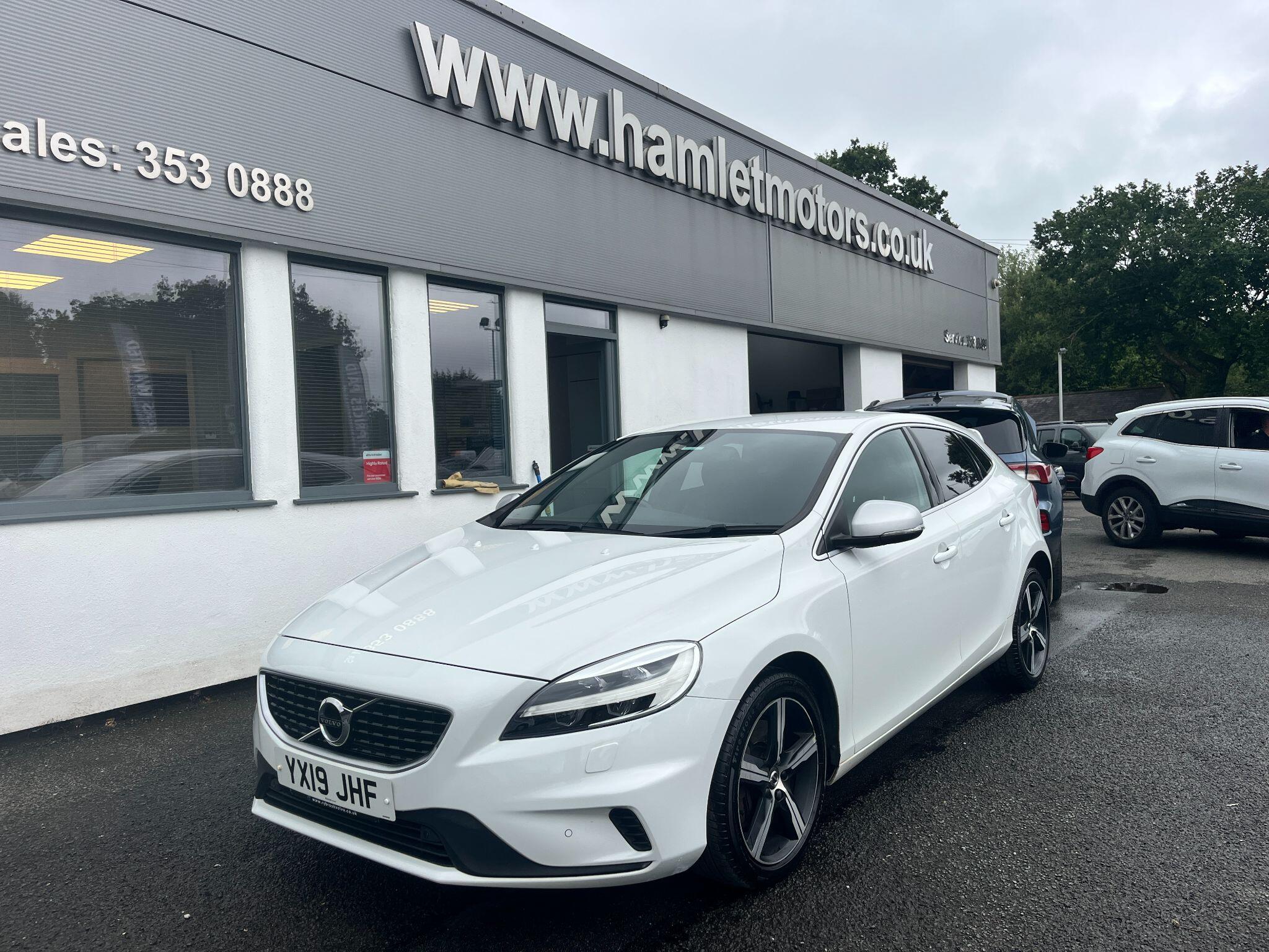 Volvo V40 main image