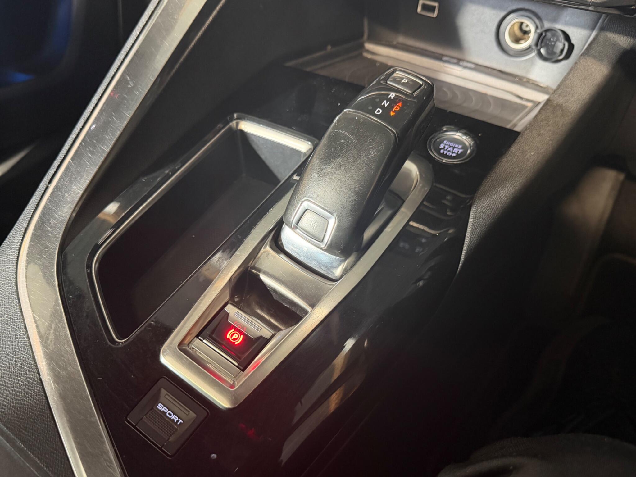 Peugeot 3008 view 16
