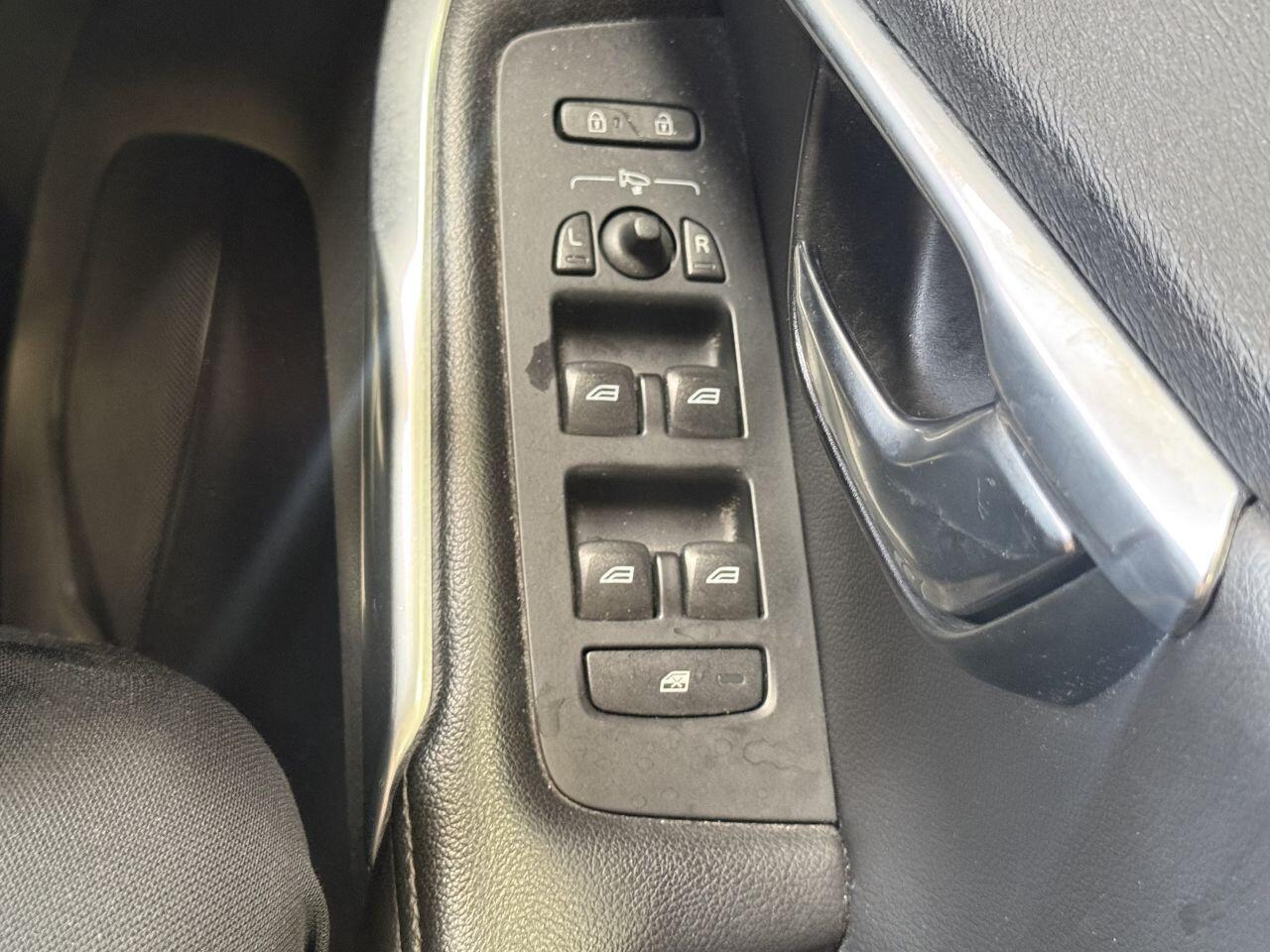 Volvo V40 view 31