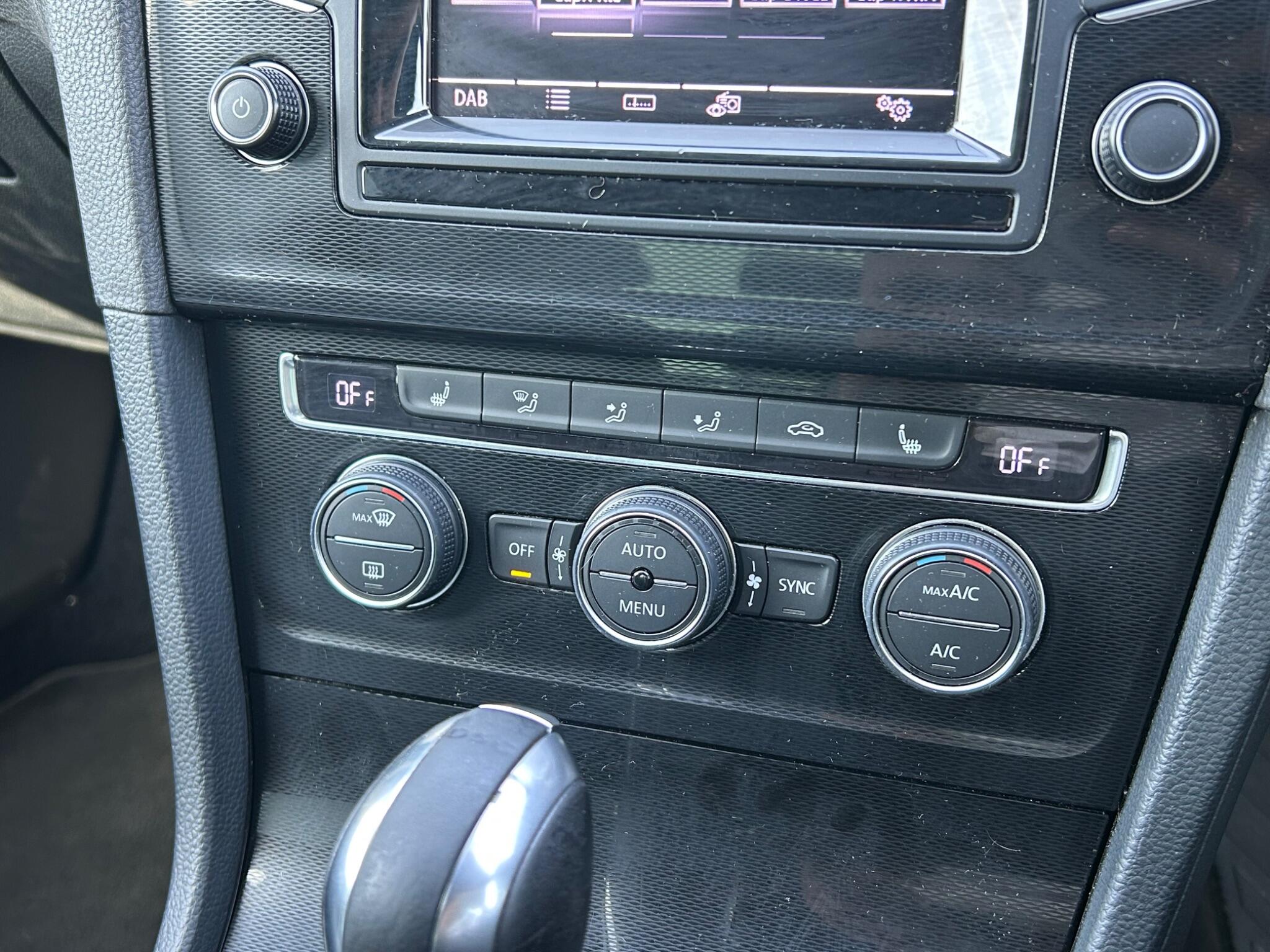 Volkswagen Golf view 35