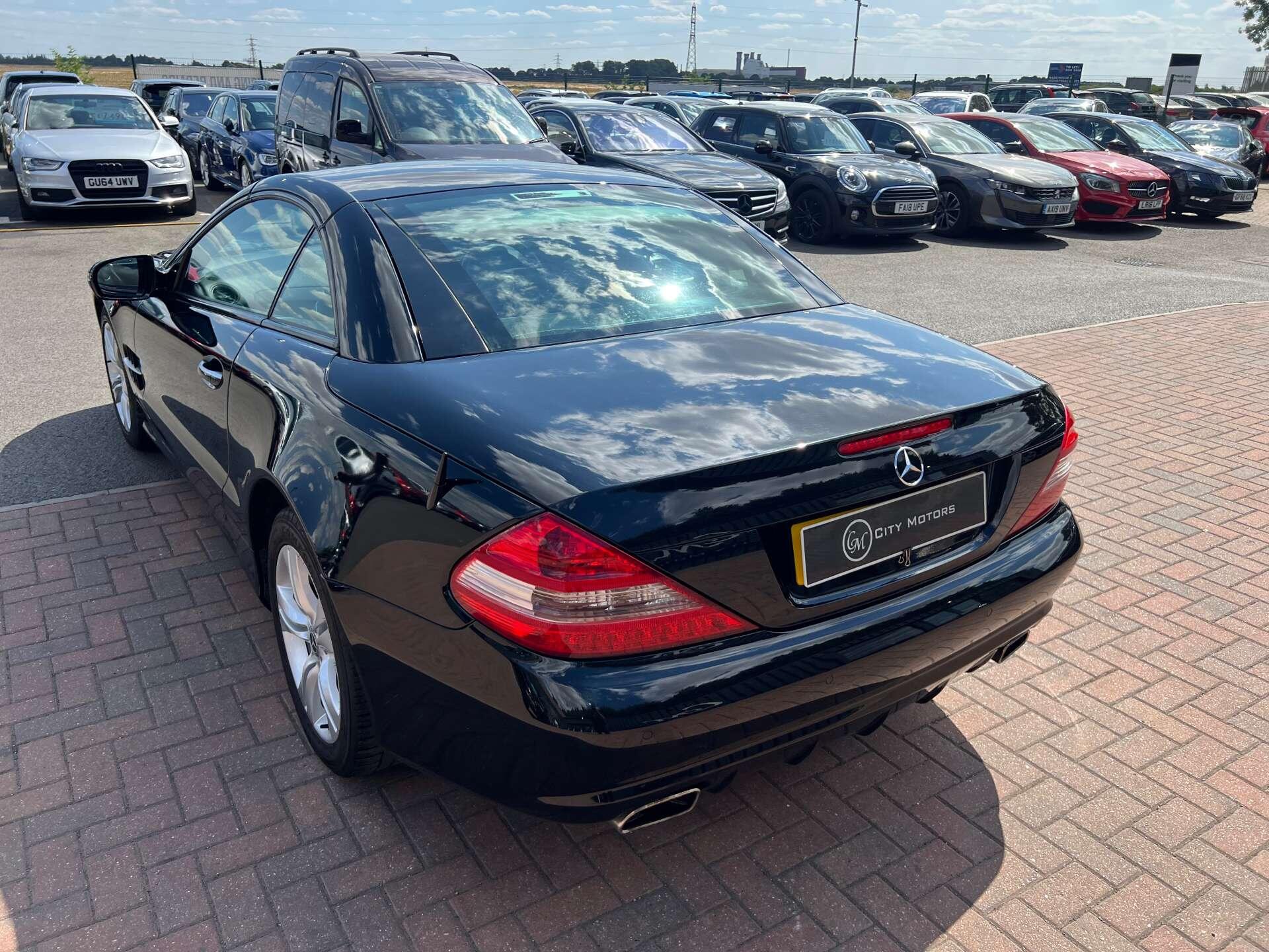 Mercedes-Benz SL view 15