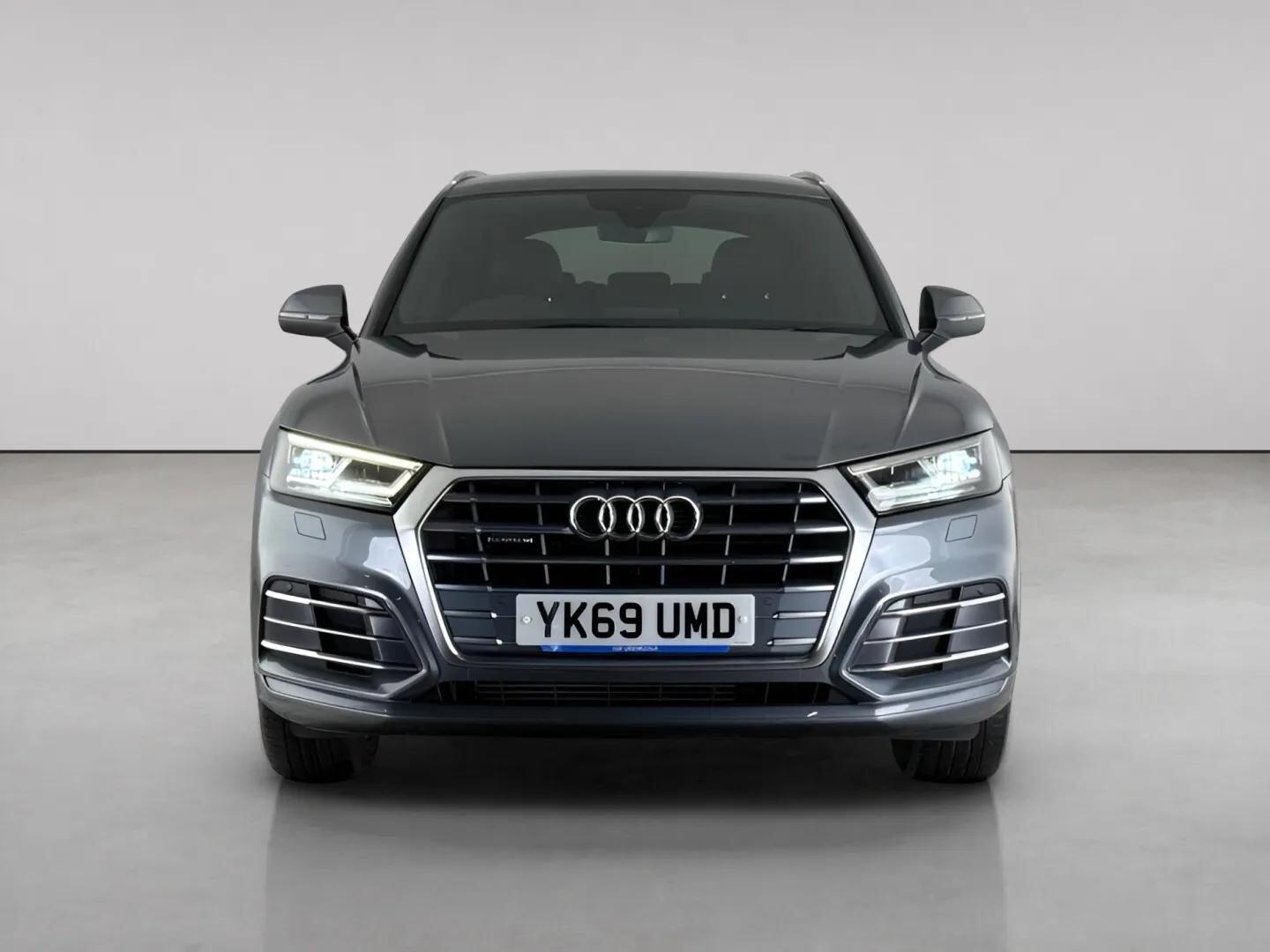 Audi Q5 view 5