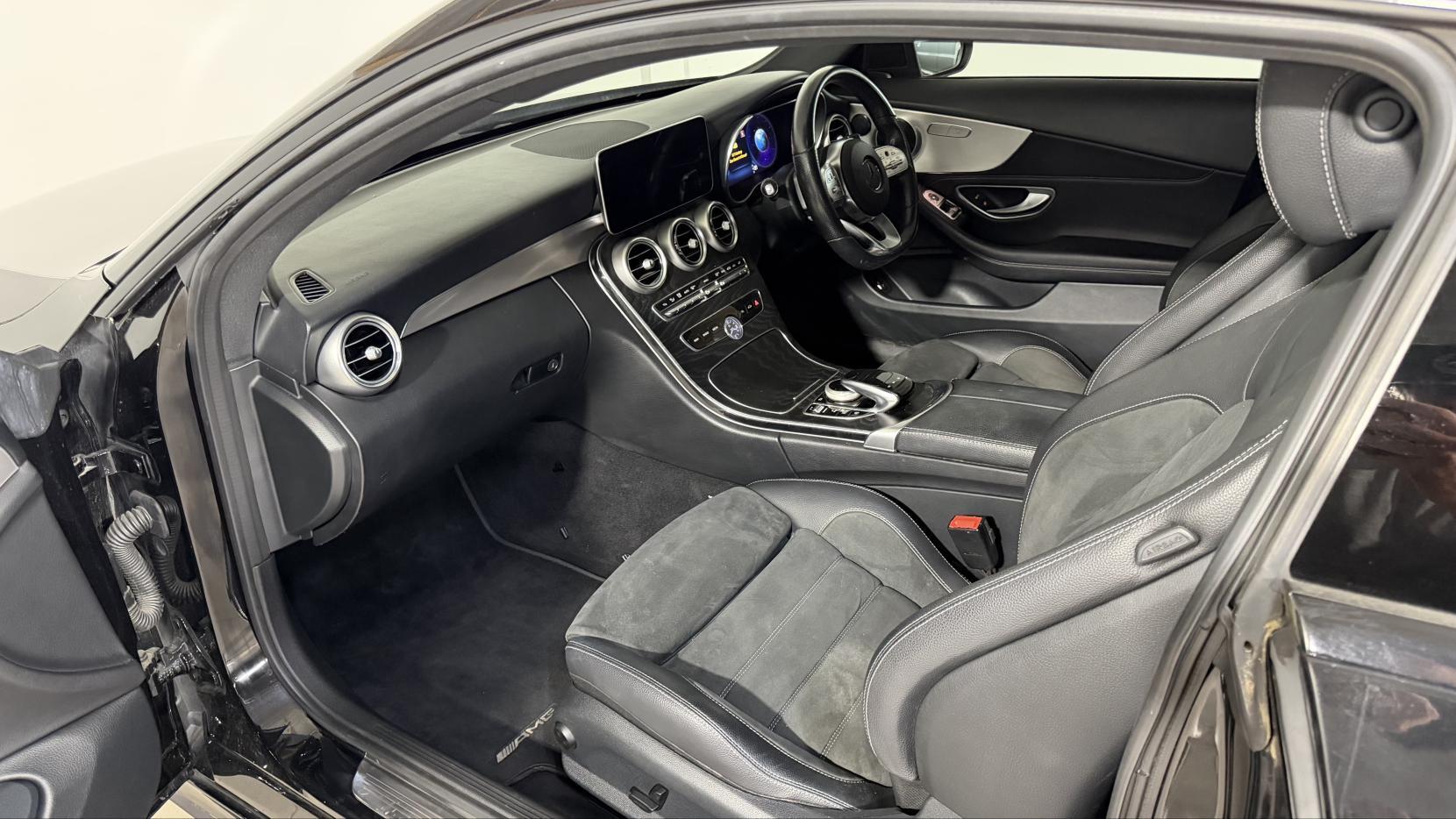 Mercedes-Benz C Class view 11