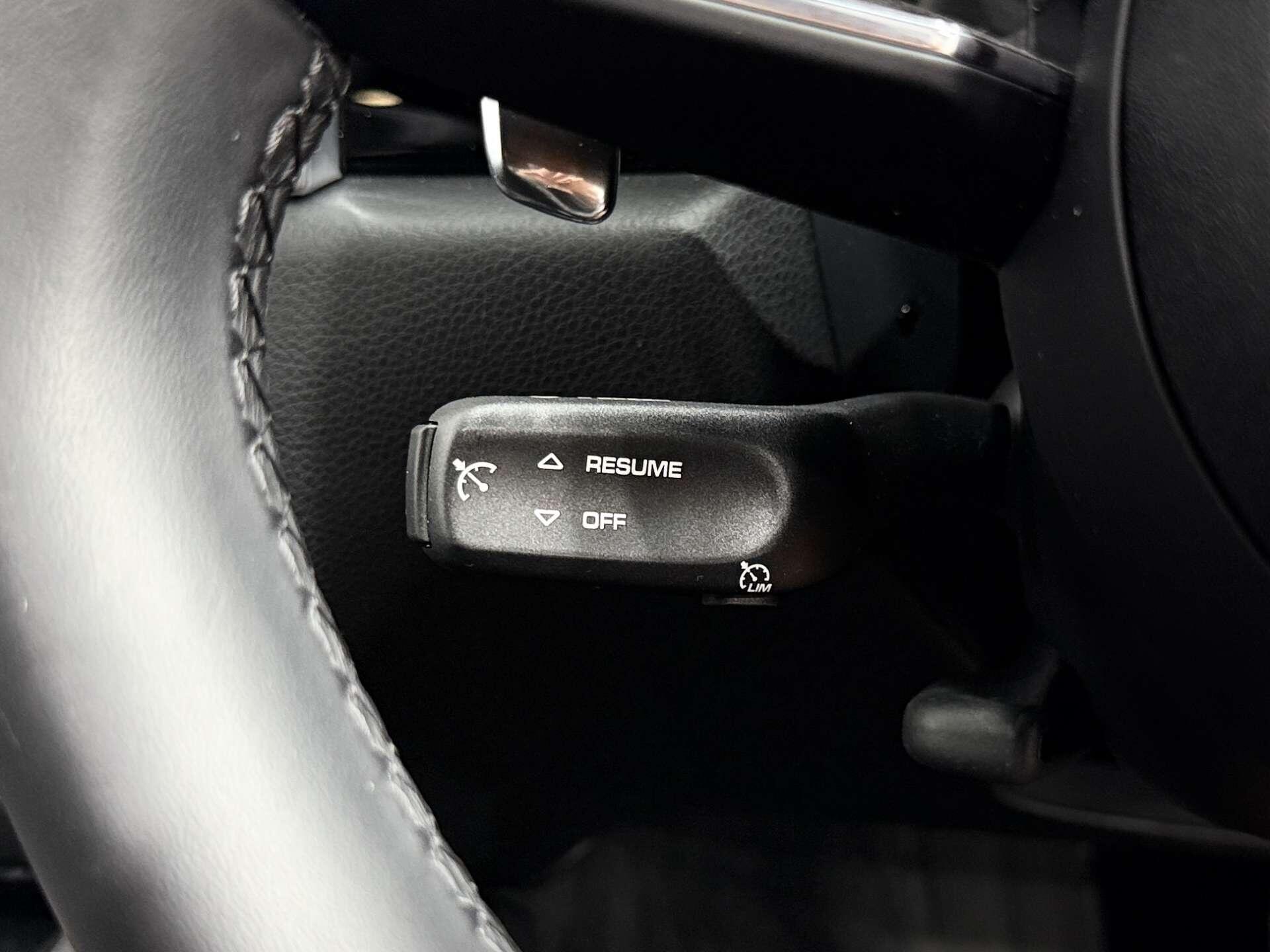 Porsche Macan view 26