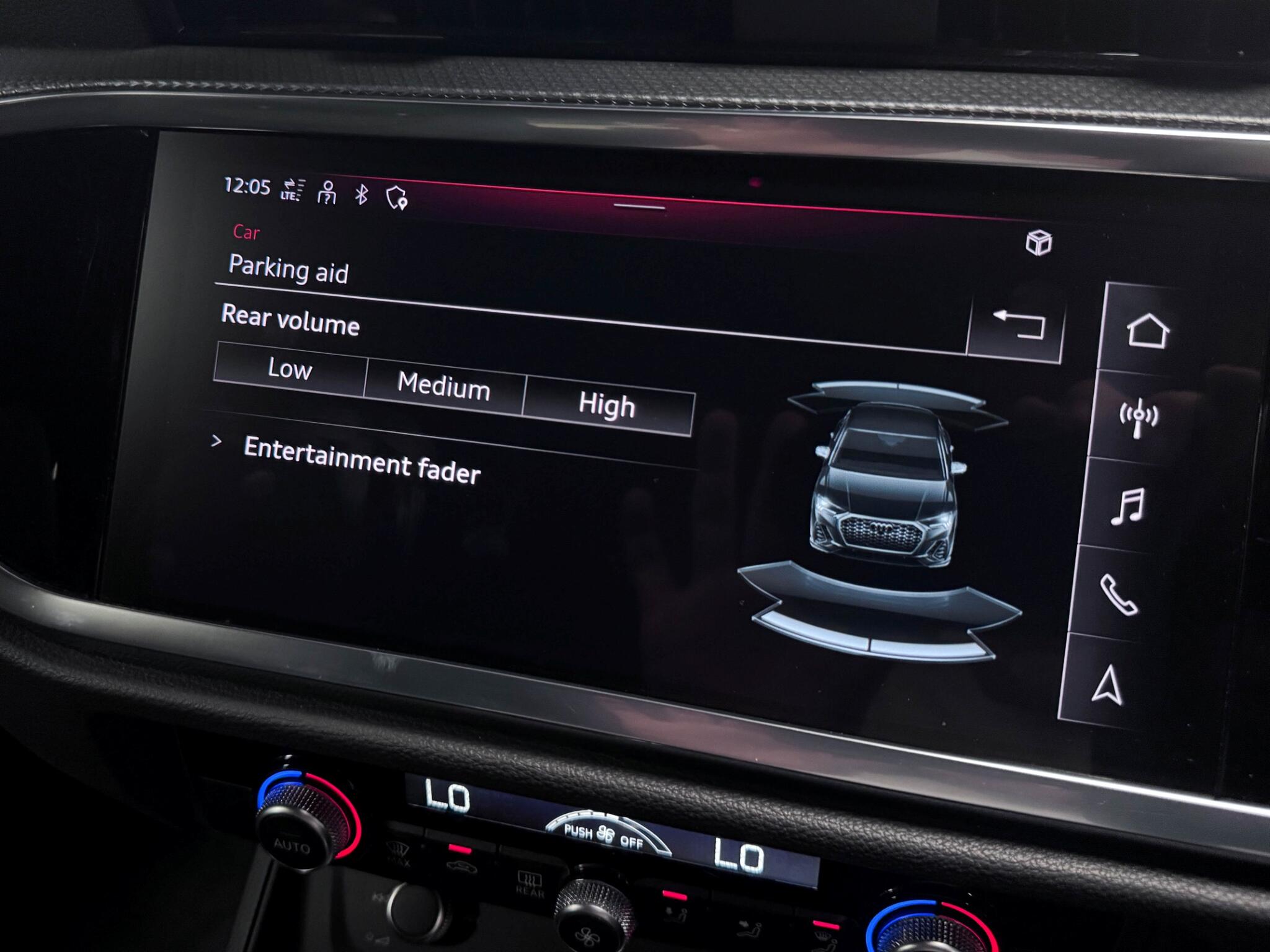 Audi Q3 view 45