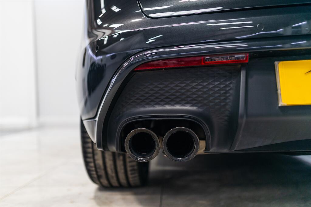 Porsche Macan view 24
