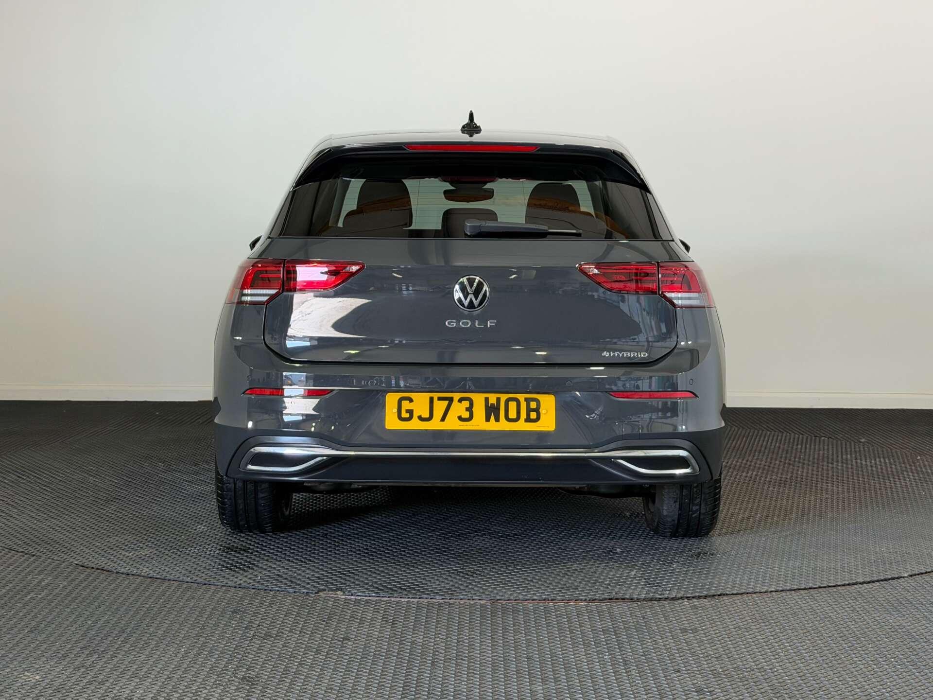 Volkswagen Golf view 6