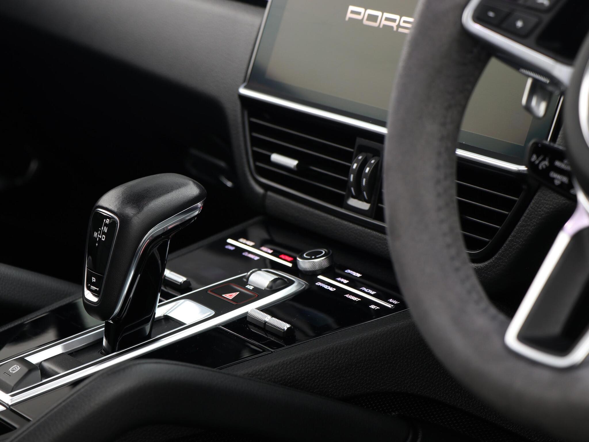 Porsche Cayenne view 42