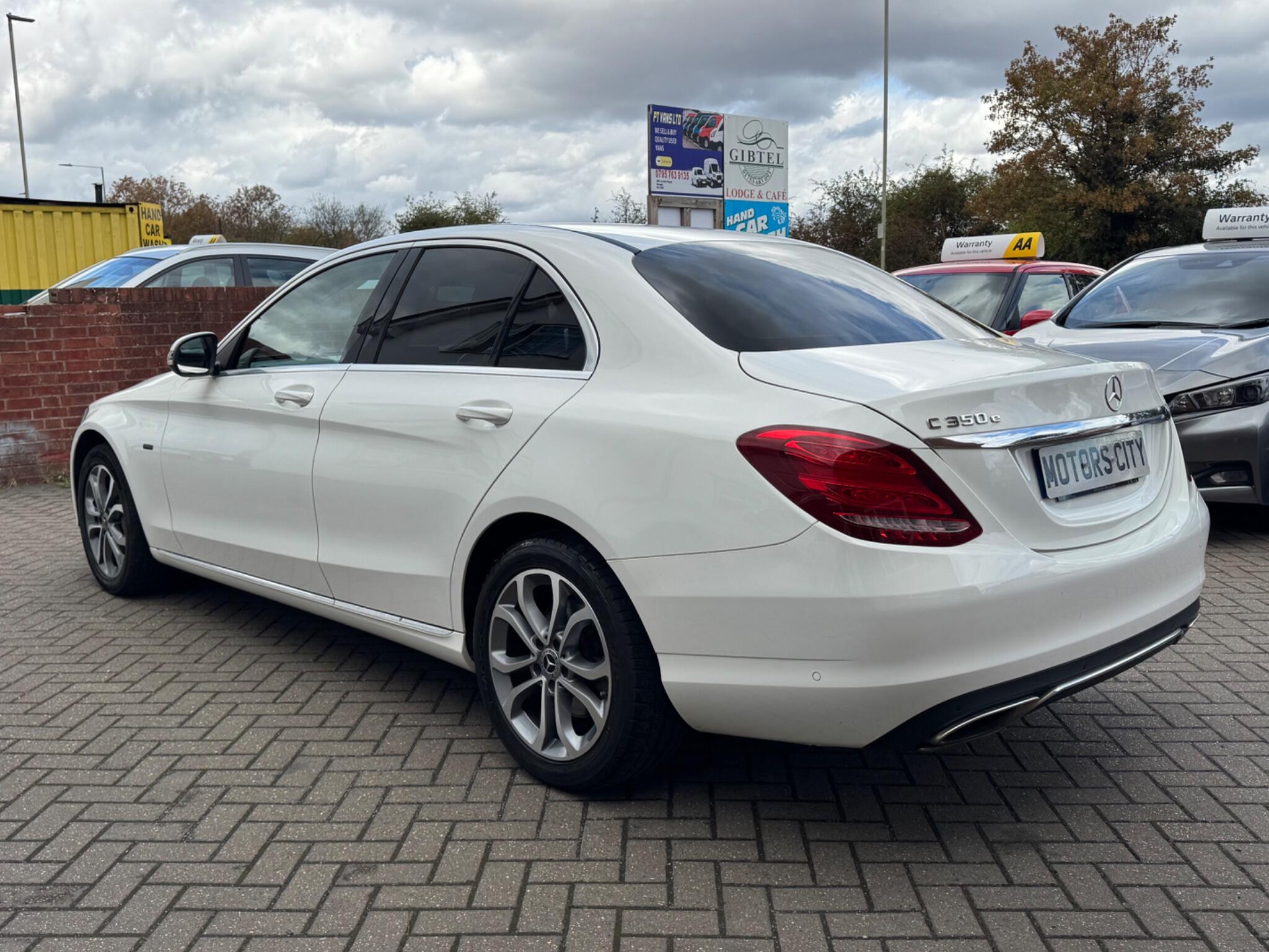 Mercedes-Benz C-Class view 9