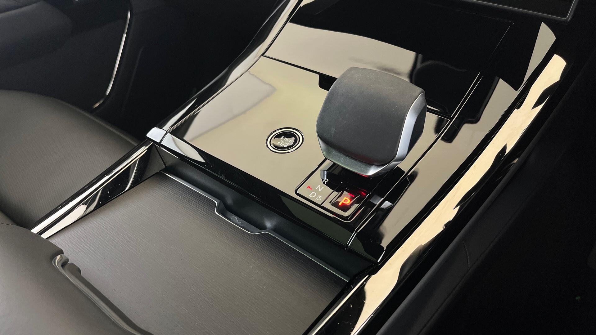 Land Rover Range Rover Sport view 13