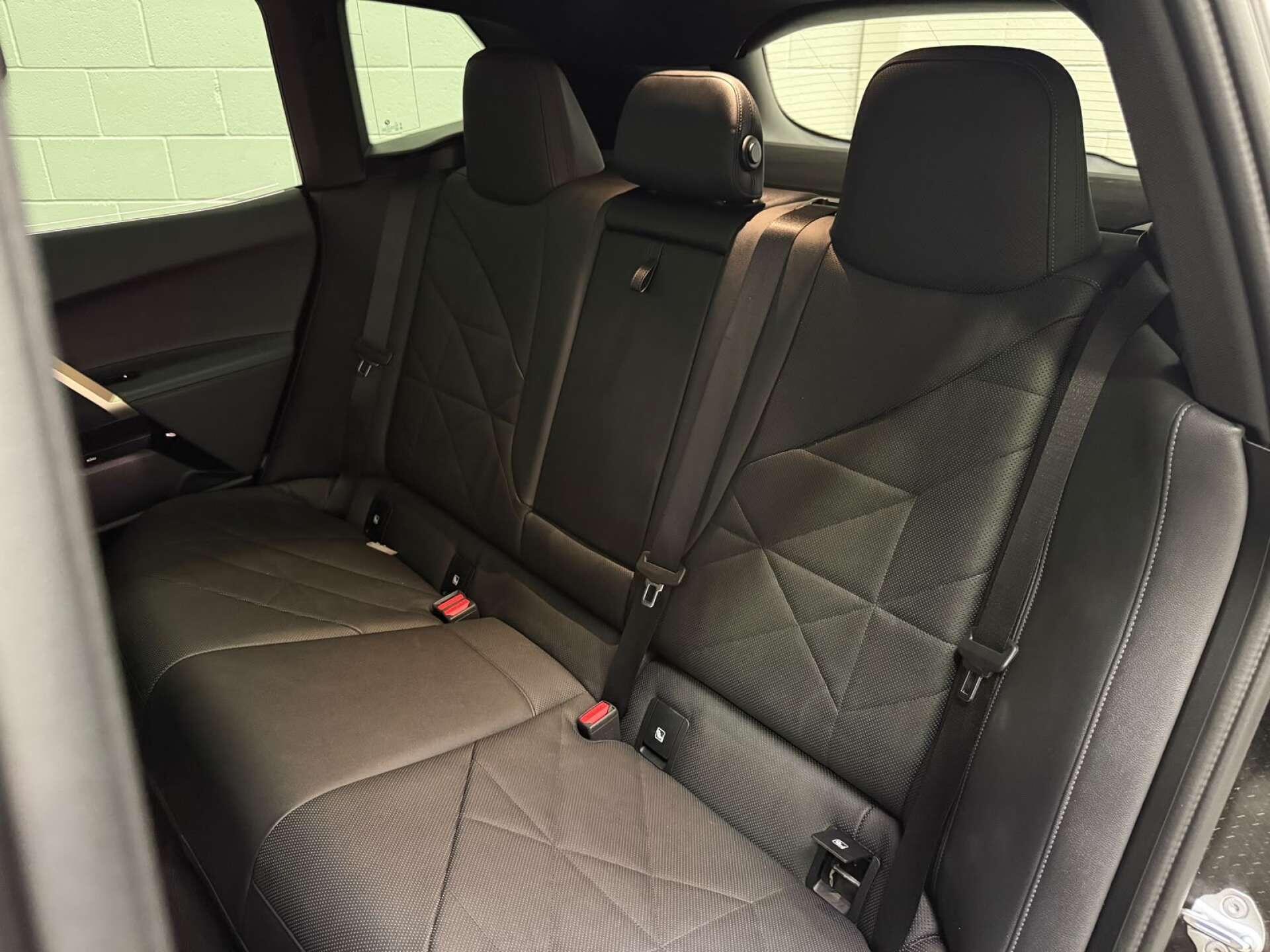 BMW Ix view 19